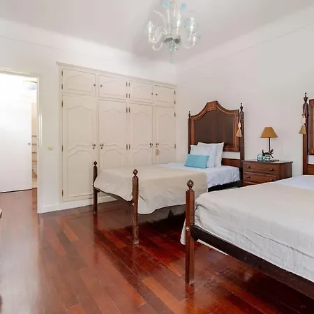 Lx -10m To Downtown Up To14 Ppl,heatable Pool And Lift Lisboa