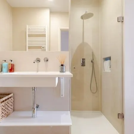 Lx -10m To Downtown Up To14 Ppl,heatable Pool And Lift Lisboa