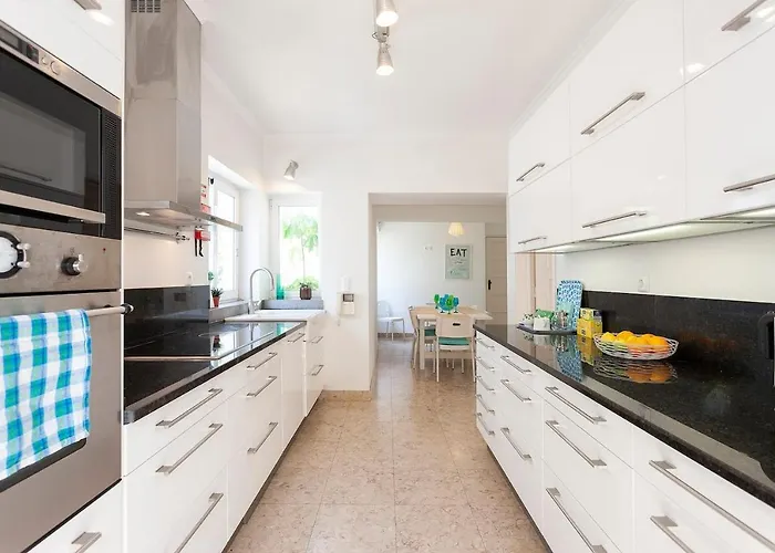 Lx -10m To Downtown Up To14 Ppl,heatable Pool And Lift Lisboa