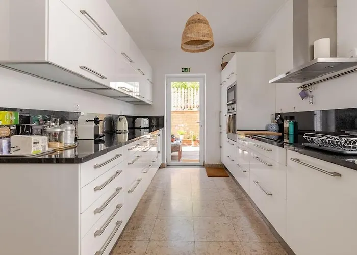 Lx -10m To Downtown Up To14 Ppl,heatable Pool And Lift * Lisboa