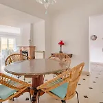 Lx -10m To Downtown Up To14 Ppl,heatable Pool And Lift Вилла
