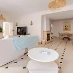 Вилла Lx -10m To Downtown Up To14 Ppl,heatable Pool And Lift