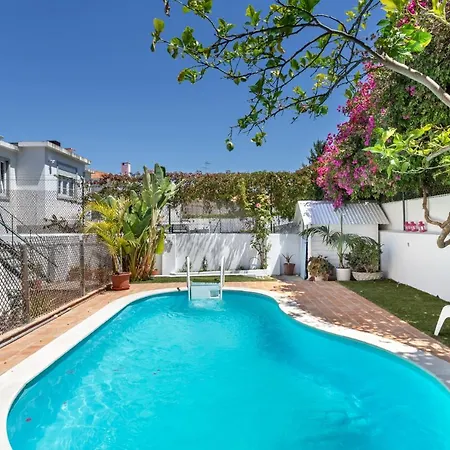 빌라 Family In ,heated Pool ,elevator,parking,6 Bedrooms,sleeps 14 *