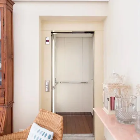 빌라 Family In ,heated Pool ,elevator,parking,6 Bedrooms,sleeps 14