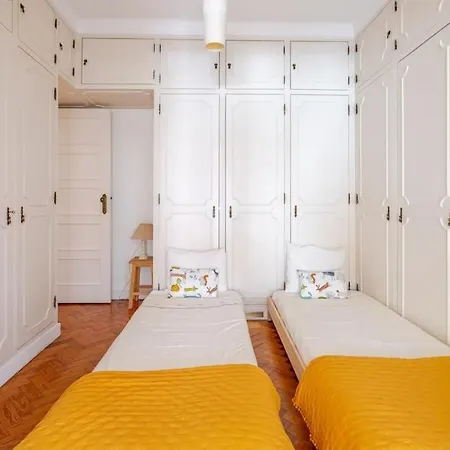빌라 Family In ,heated Pool ,elevator,parking,6 Bedrooms,sleeps 14 *