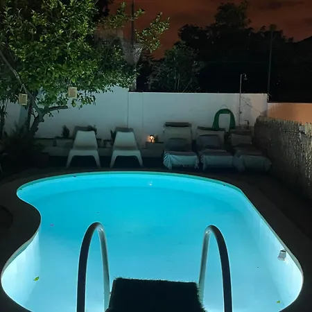 빌라 Family In ,heated Pool ,elevator,parking,6 Bedrooms,sleeps 14 *